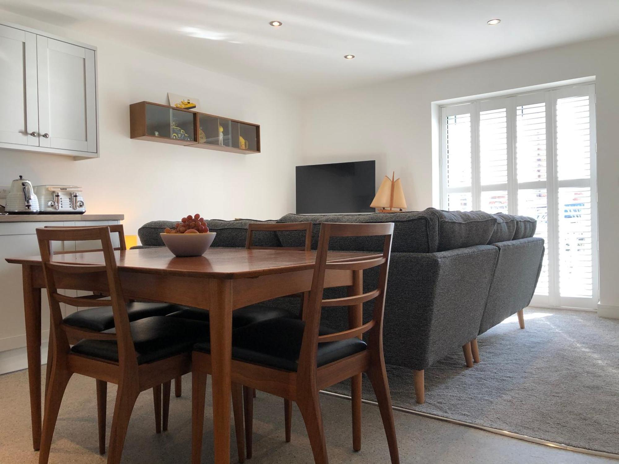 Retro Retreat, Sea View, Free Parking & Ev Plug-in Holiday home Whitby
