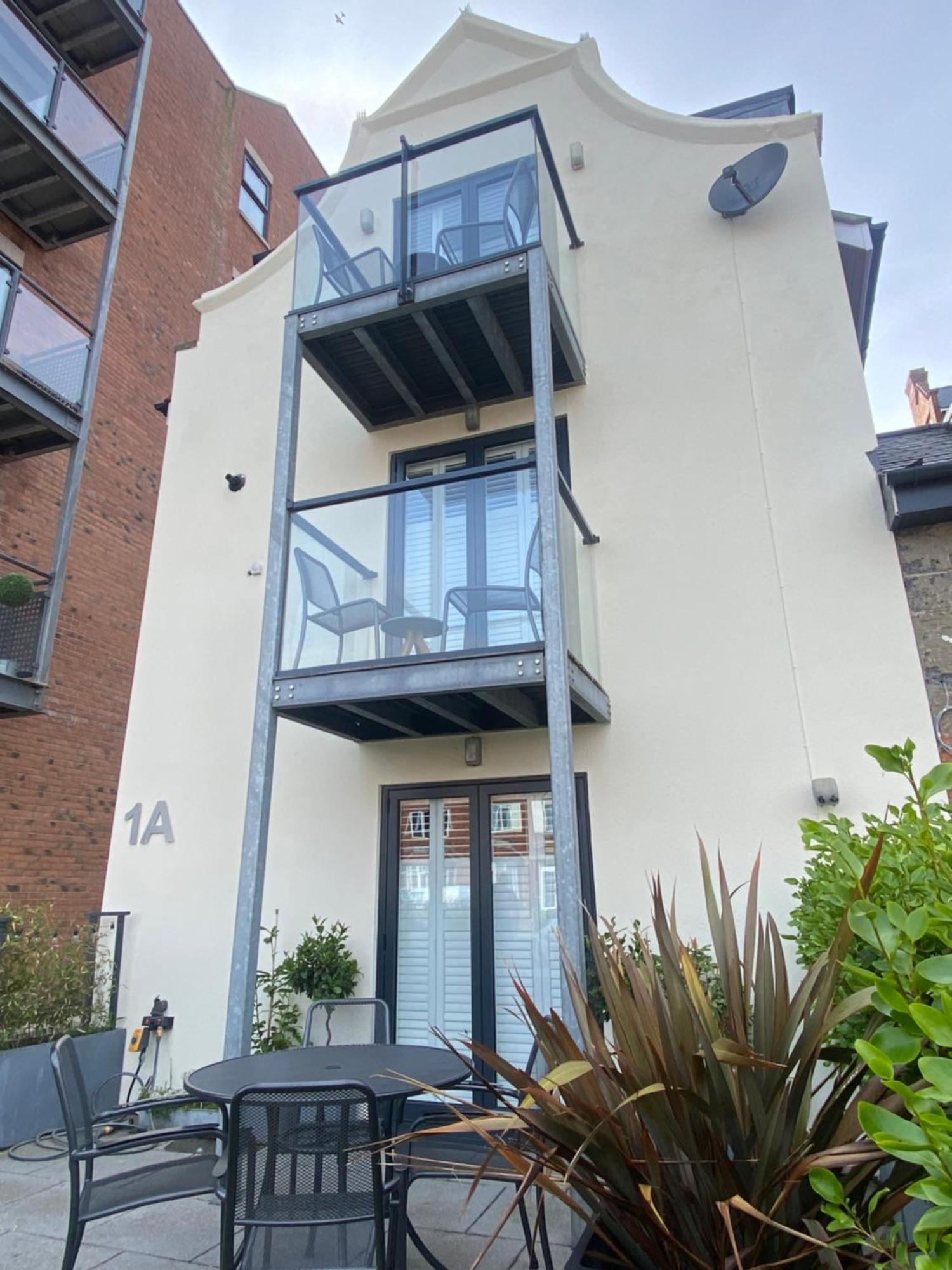 Retro Retreat, Sea View, Free Parking & Ev Plug-in *